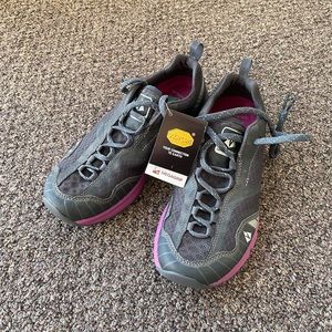 NWT Vasque Vertical Velocity Women’s Shoe